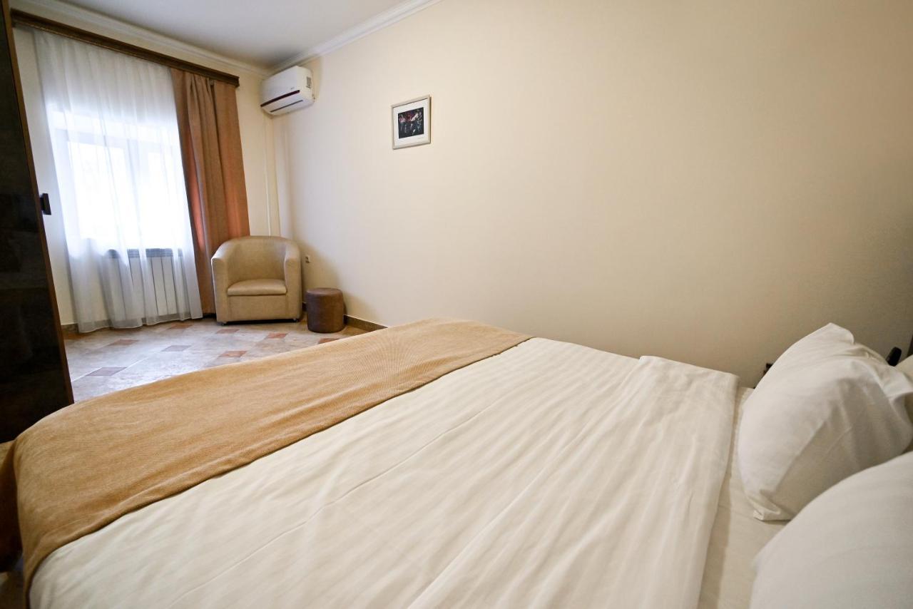 Skyline Hotel Jereván Kültér fotó
